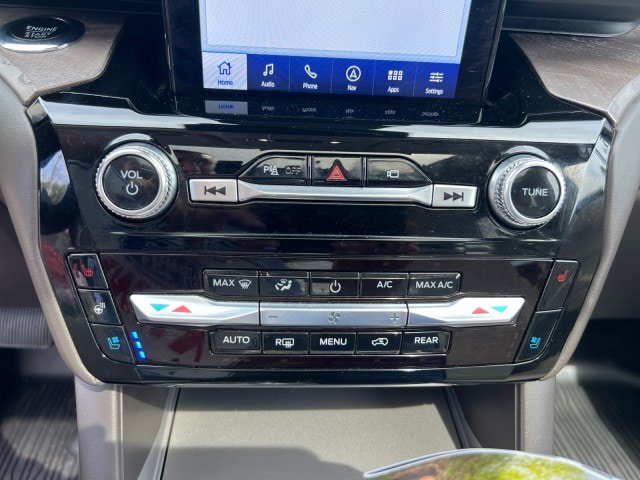 Certified 2023 Ford Explorer Platinum w/ Technology Package AWD/4WD image 15
