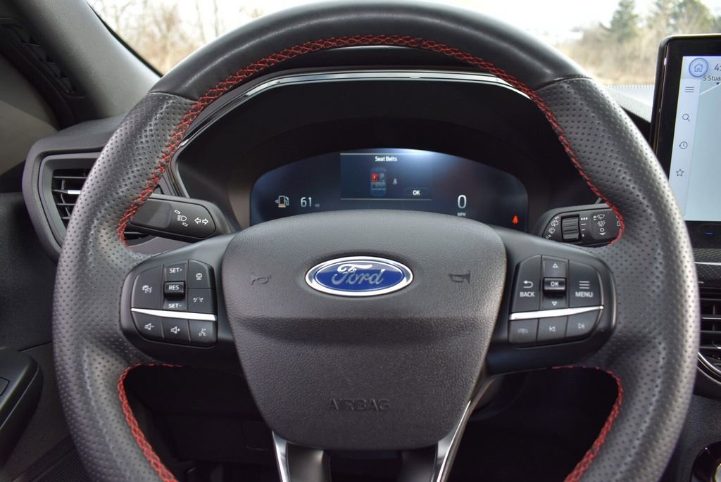 Used 2023 Ford Escape ST-Line Elite w/ Premium Technology Package AWD/4WD image 14