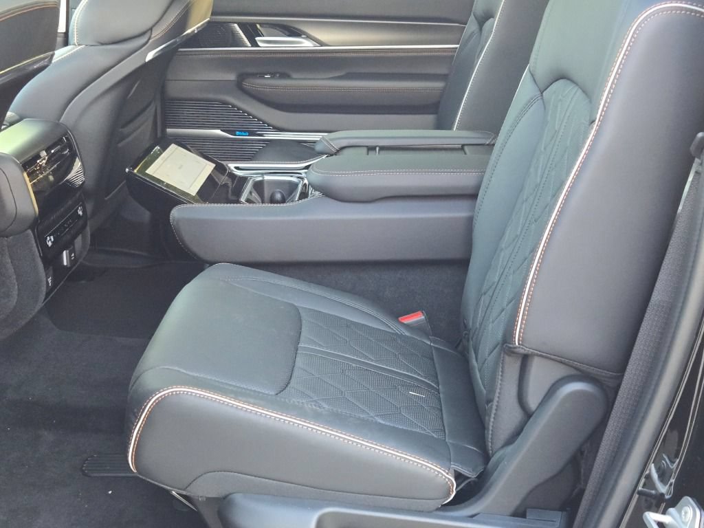 New 2026 Jeep Grand Wagoneer L Summit AWD/4WD image 21