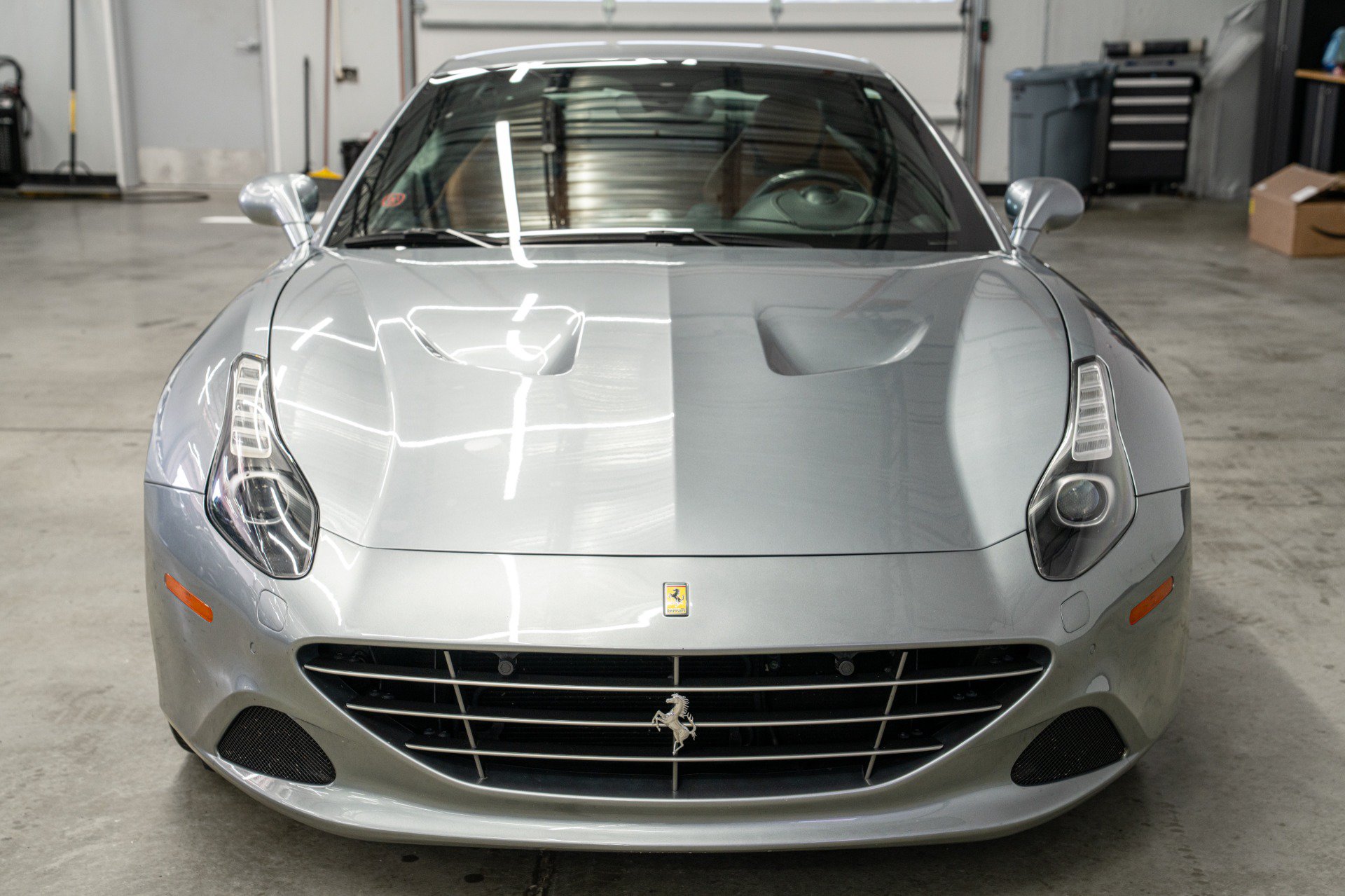 Used 2017 Ferrari California T RWD image 40