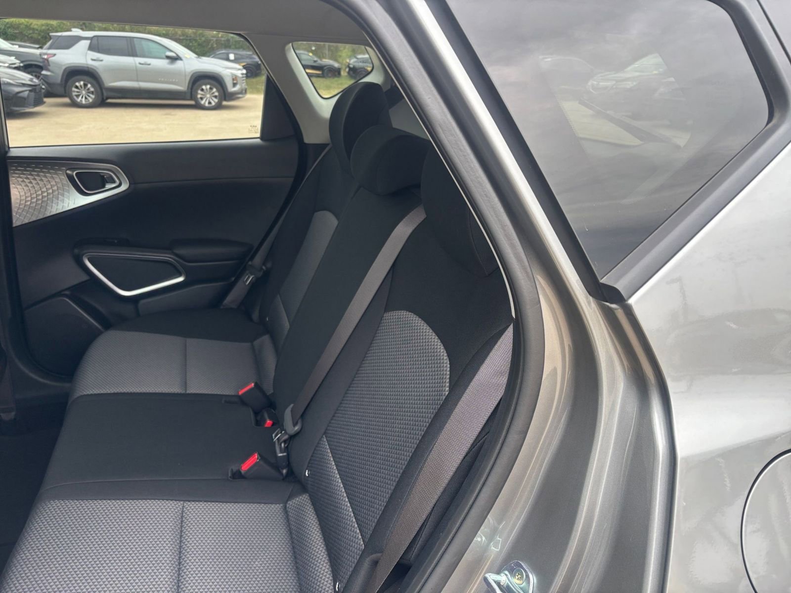 Used 2025 Kia Soul LX w/ LX Technology Package image 35