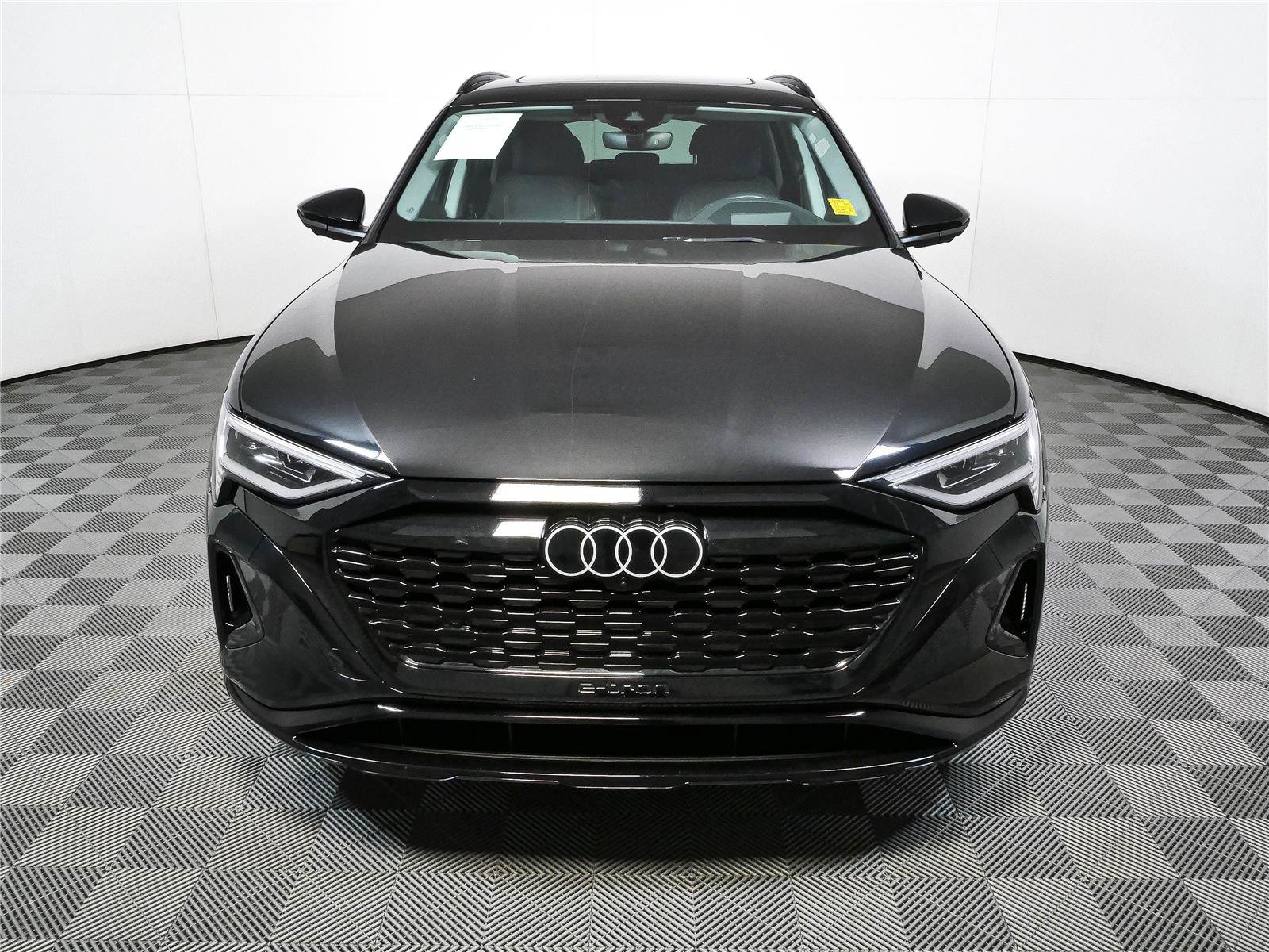 Used 2024 Audi Q8 e-tron Prestige w/ Prestige Package AWD/4WD image 36