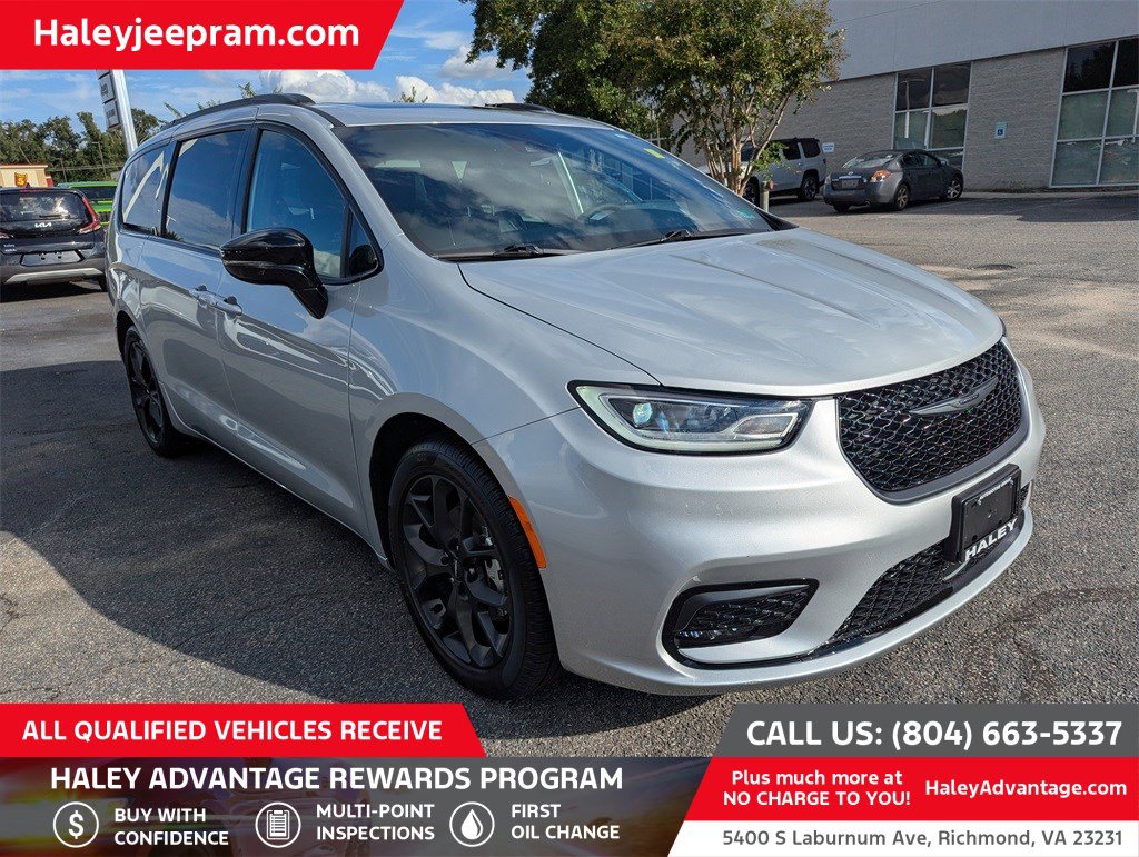 Used 2024 Chrysler Pacifica Limited w/ S Appearance Package