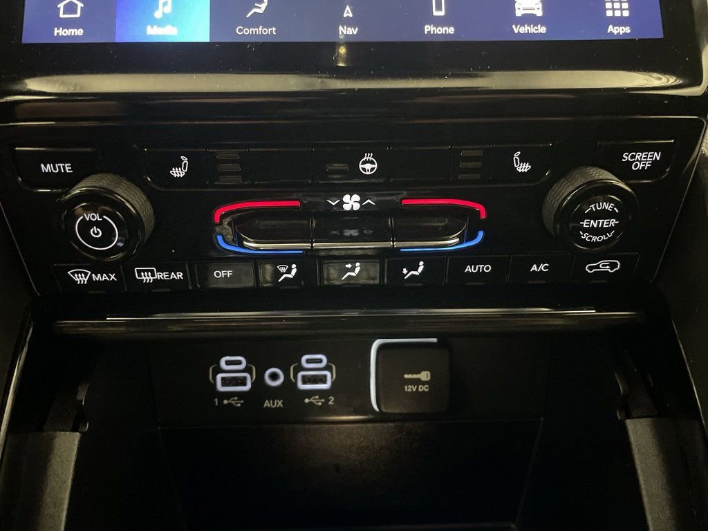 Used 2023 Jeep Grand Cherokee Limited image 12