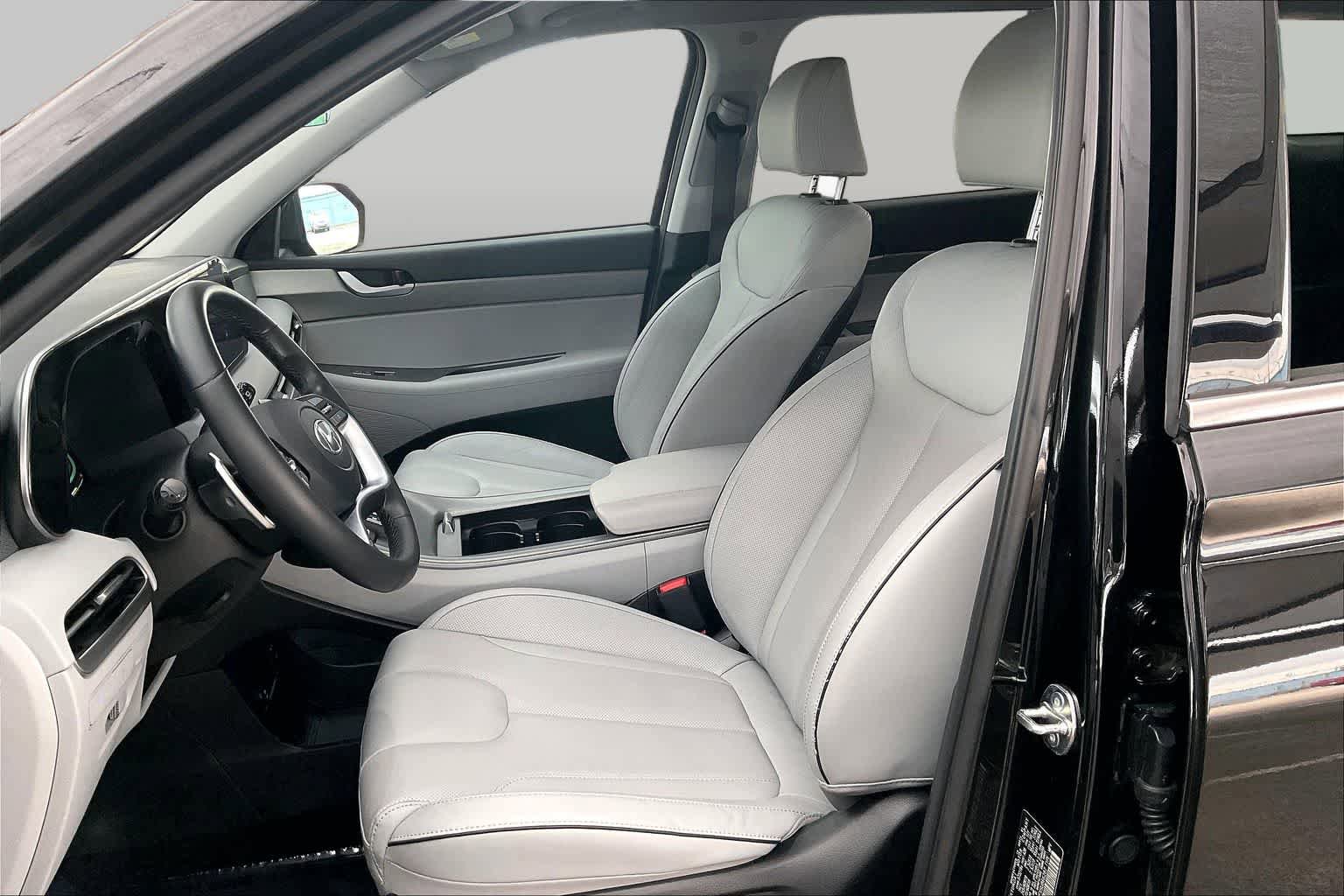 Used 2025 Hyundai Palisade SEL FWD image 8