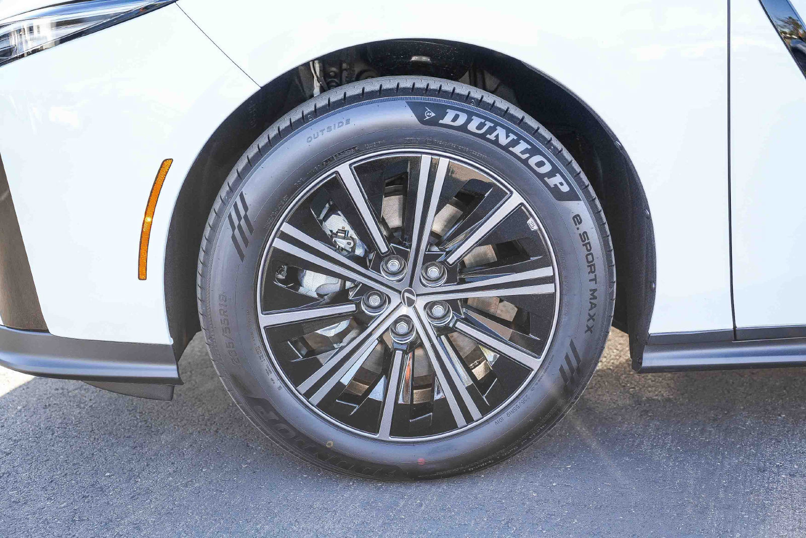 New 2026 Lexus ES 350e w/ Convenience Package FWD image 13