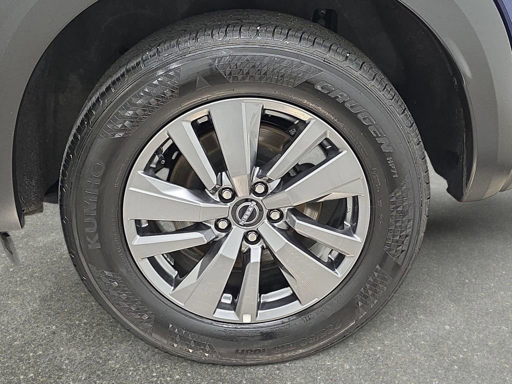 Used 2025 Nissan Pathfinder SV image 32