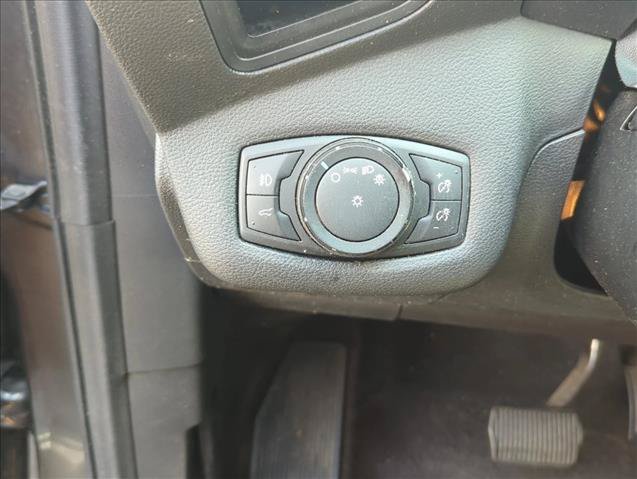 Used 2018 Ford Escape SE FWD image 9