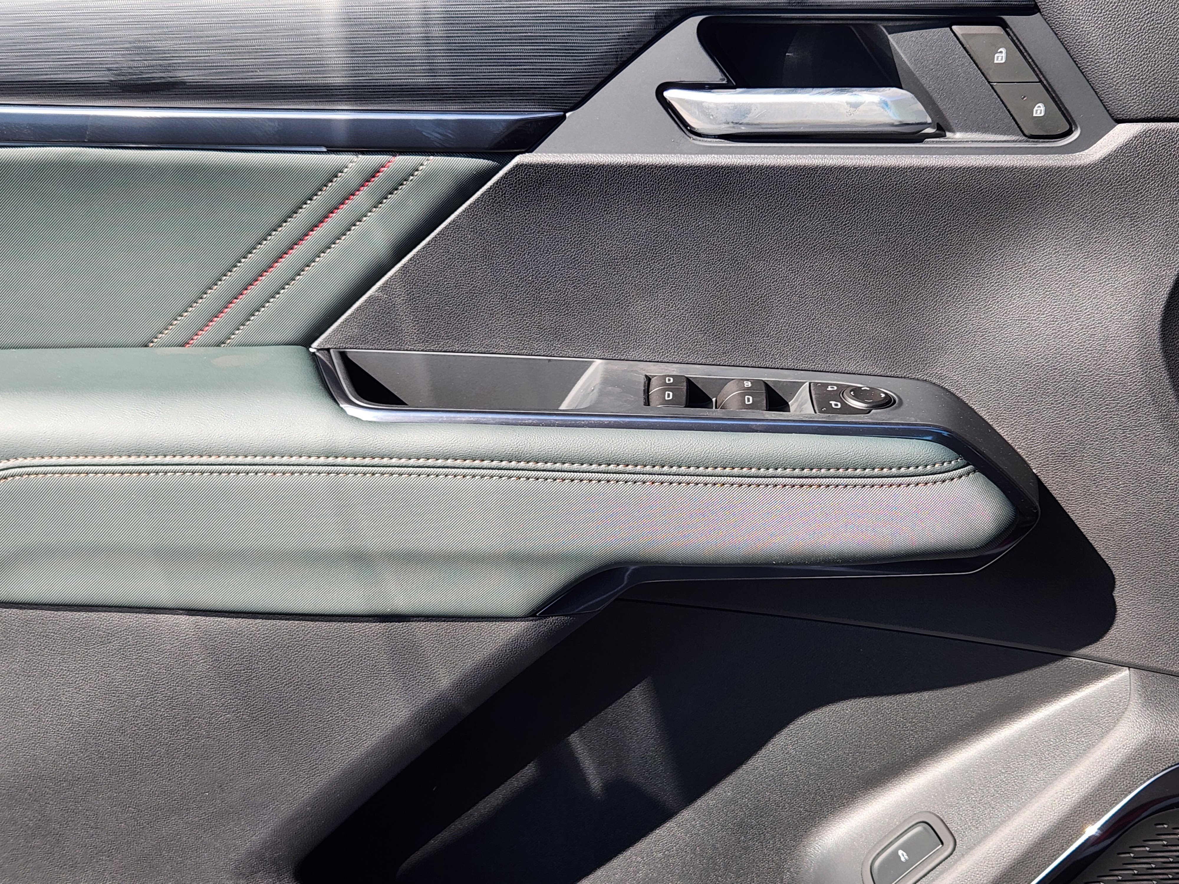 New 2026 GMC Acadia AT4 image 18