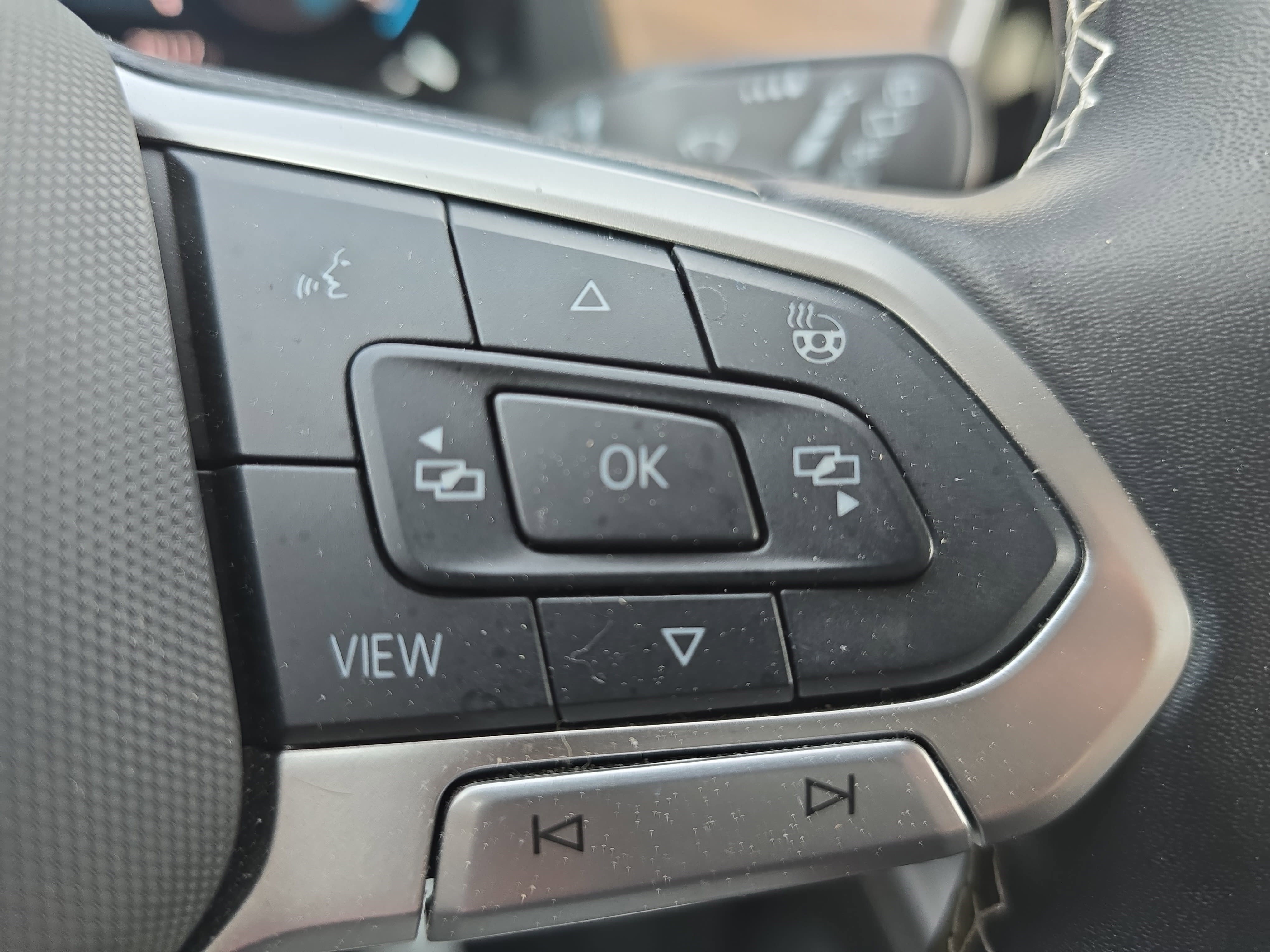 Used 2024 Volkswagen Atlas SE image 19