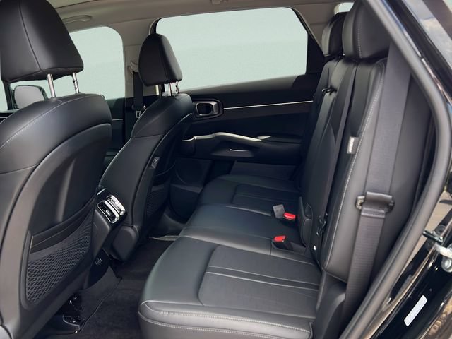 Used 2025 Kia Sorento S w/ Panoramic Sunroof Package FWD image 13