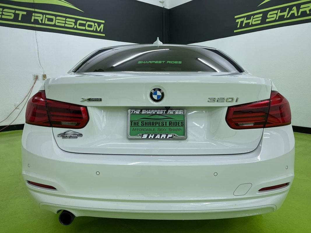 Used 2017 BMW 320i xDrive Sedan image 8