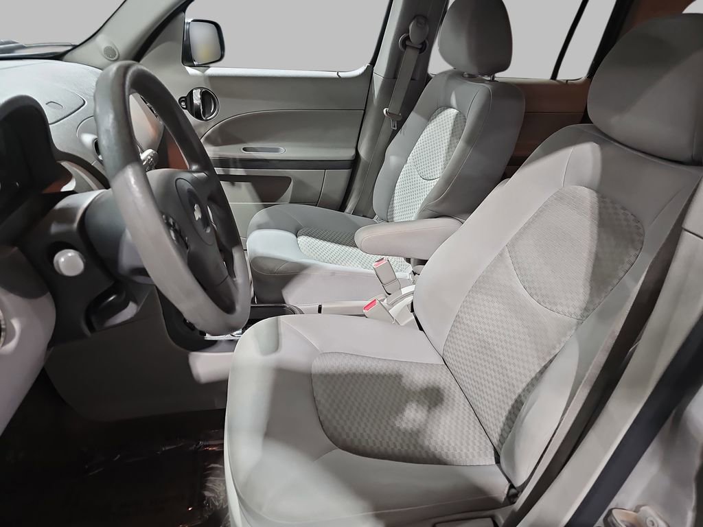 Used 2008 Chevrolet HHR LS image 18