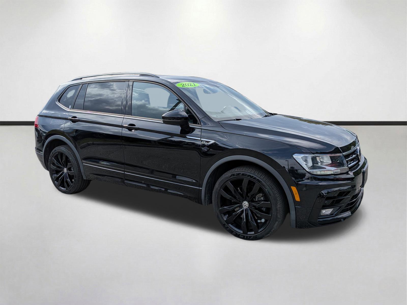 Used 2021 Volkswagen Tiguan SE R-Line w/ 3rd Row Seat Package AWD/4WD image 2