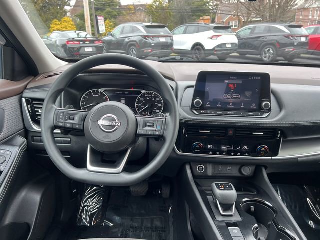 Used 2022 Nissan Rogue SV image 17