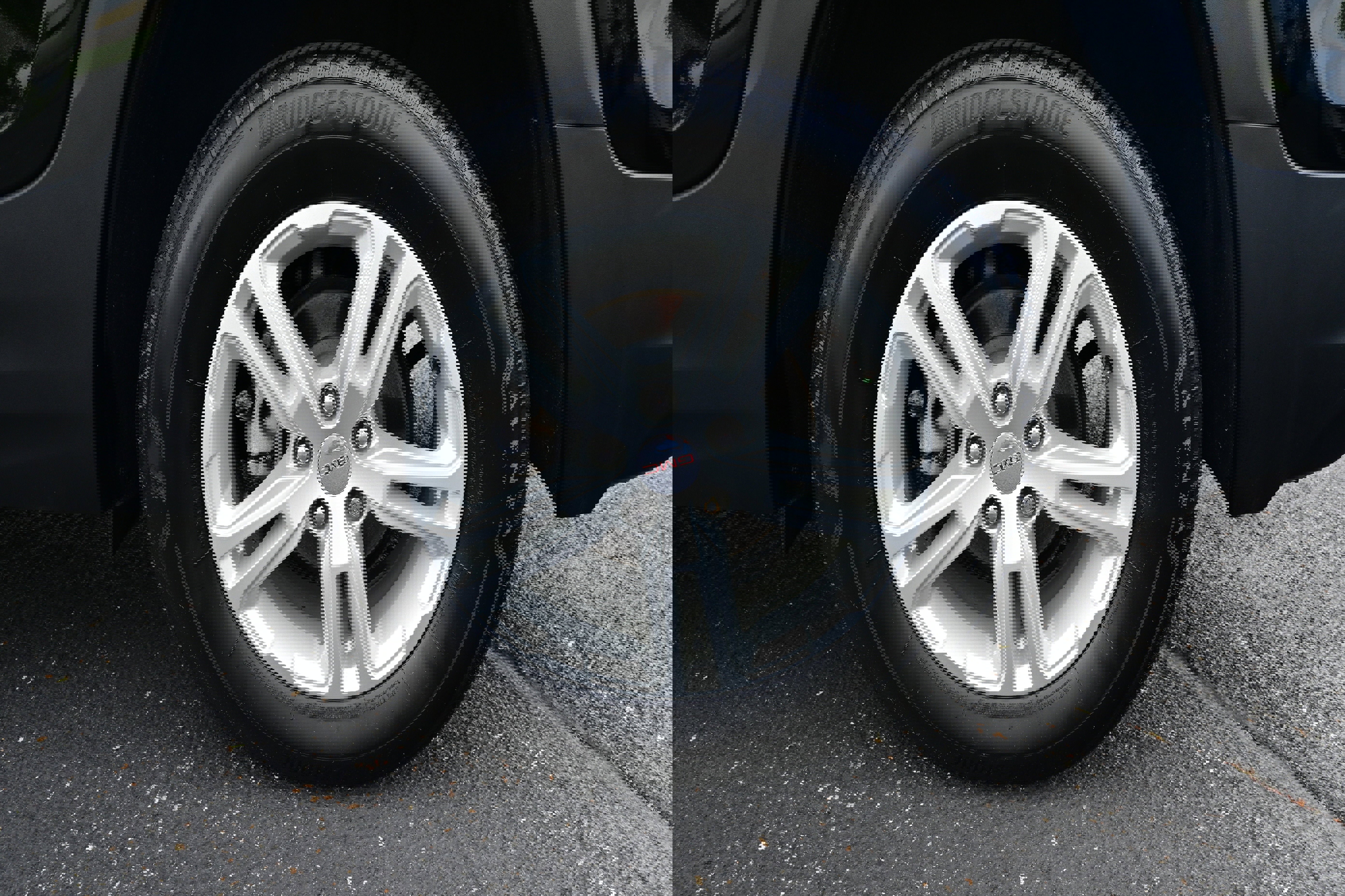 Used 2023 GMC Terrain SLE w/ Driver Convenience Package image 10