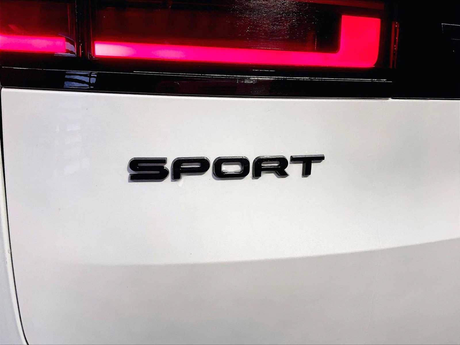 Used 2024 Land Rover Range Rover Sport SE AWD/4WD image 19