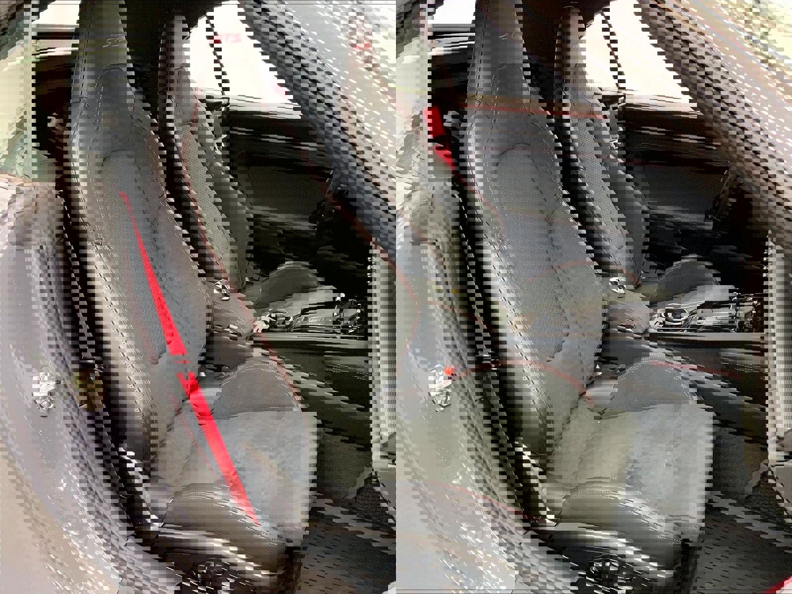 Used 2026 Porsche 911 Carrera 4 GTS AWD/4WD image 19