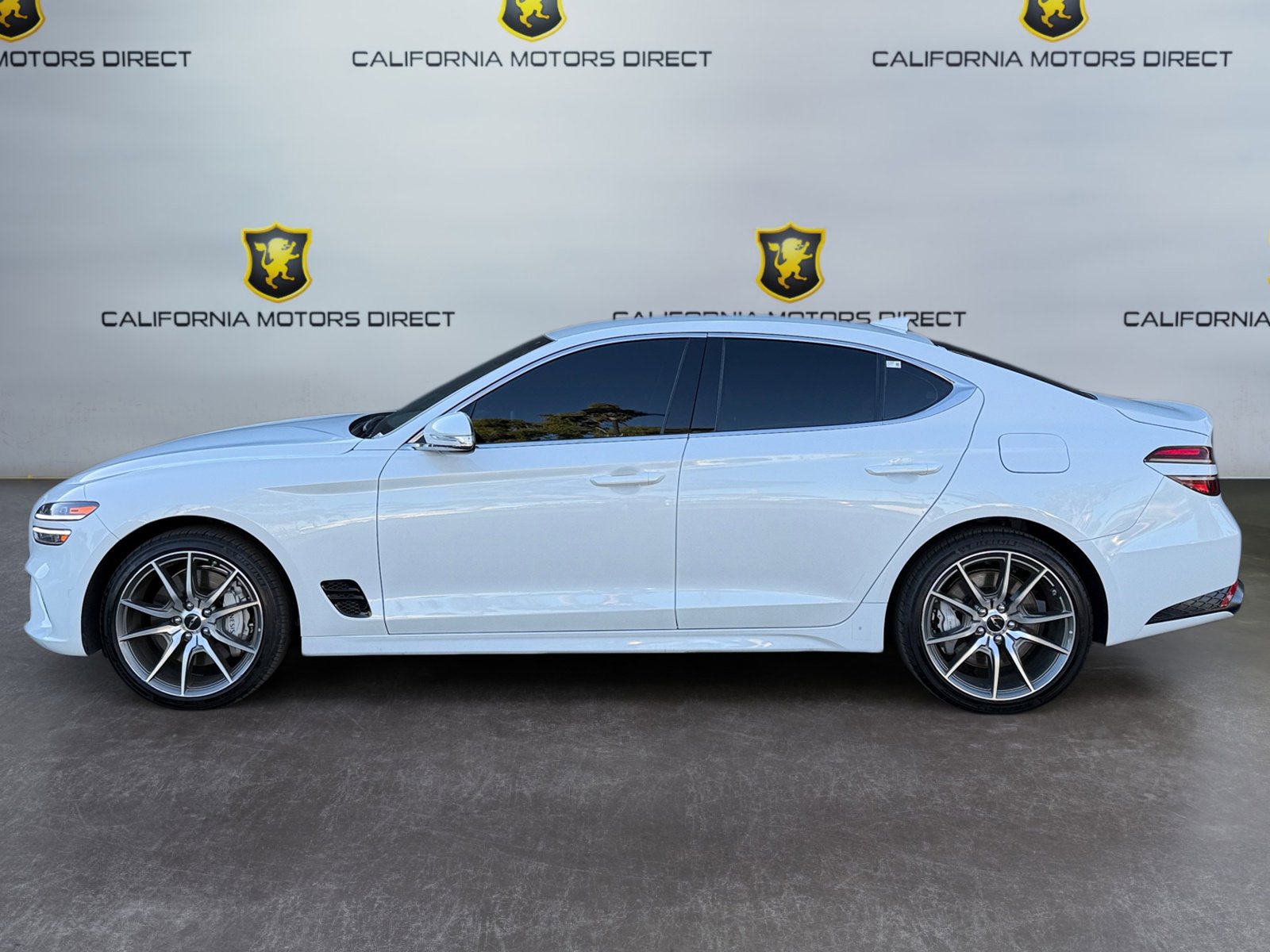 Used 2025 Genesis G70 2.5T image 2
