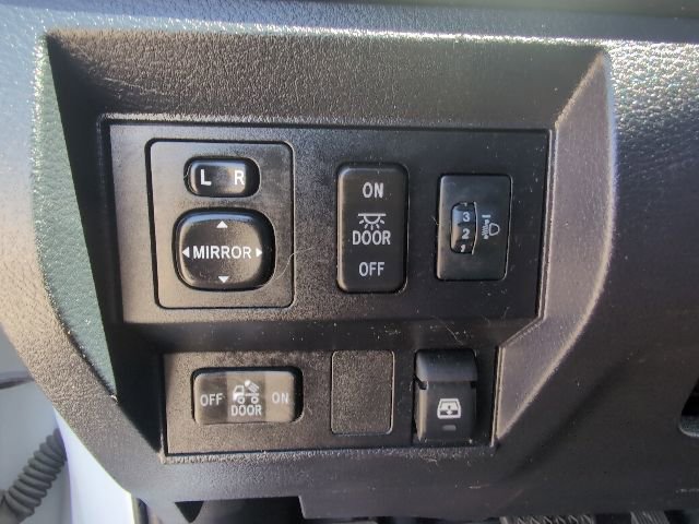 Used 2017 Toyota Tundra SR5 w/ TRD Off Road Package AWD/4WD image 19