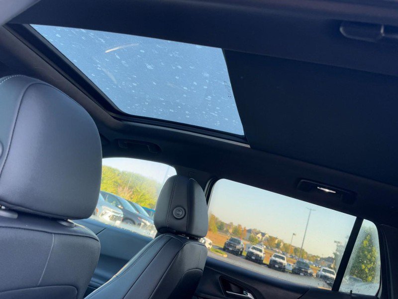 New 2026 Chevrolet Equinox LT w/ Convenience Package II image 8