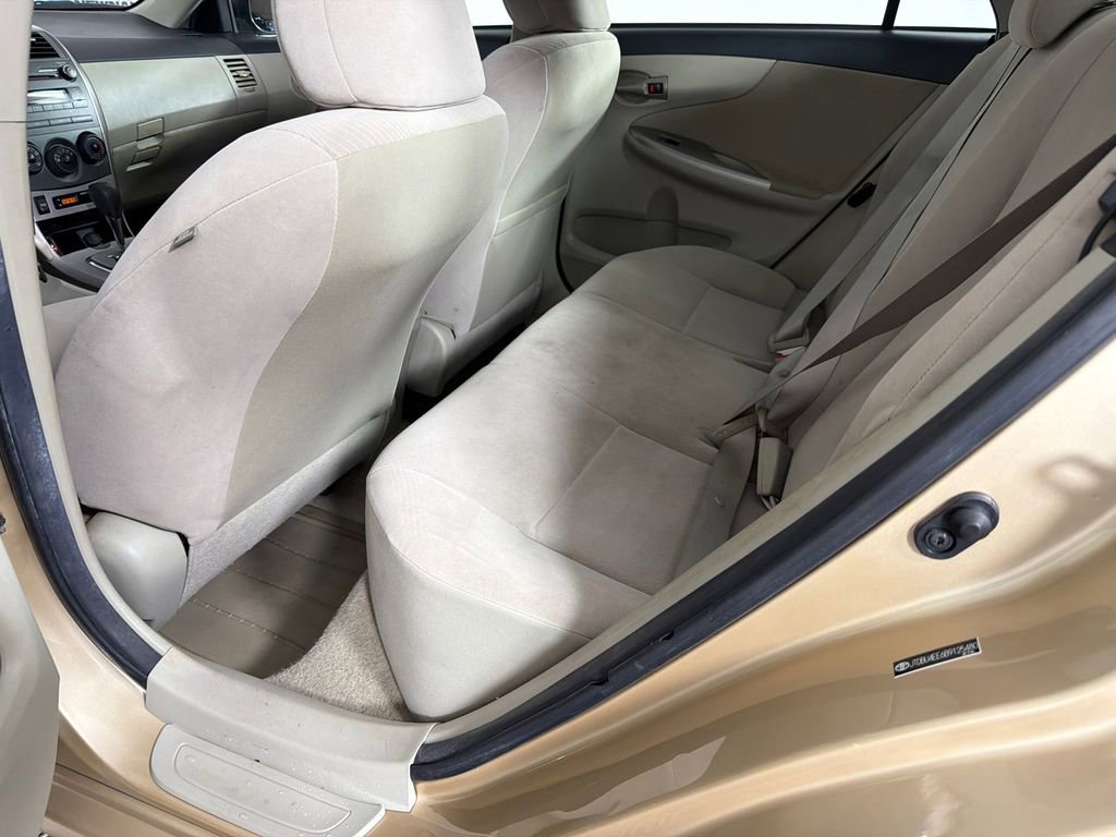 Used 2011 Toyota Corolla LE FWD image 19
