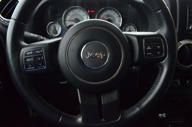 Used 2017 Jeep Wrangler Unlimited Rubicon w/ Connectivity Group AWD/4WD image 53