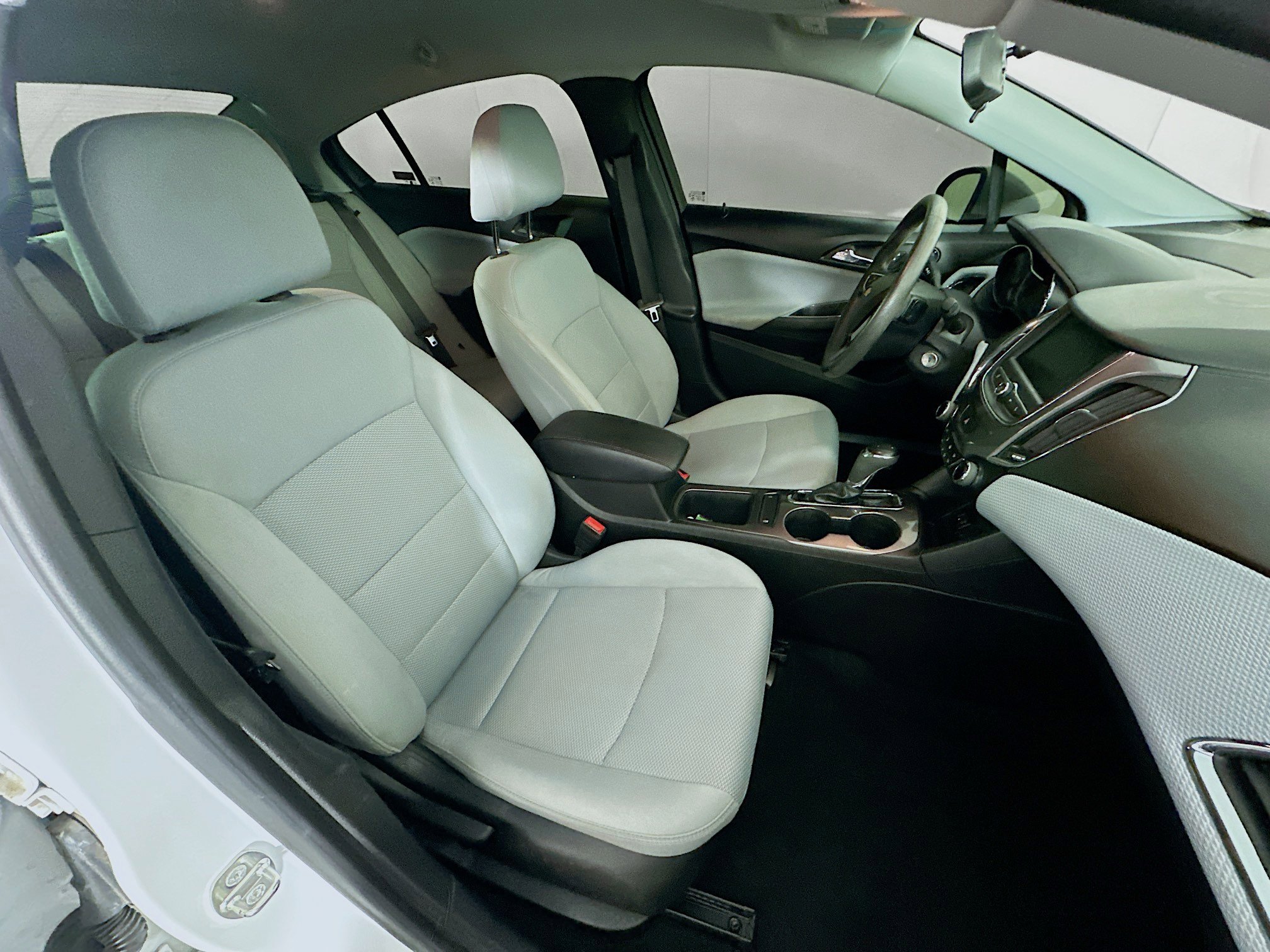 Used 2019 Chevrolet Cruze LT image 29