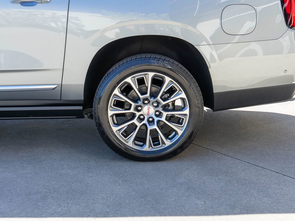 New 2026 GMC Yukon XL Denali w/ Denali Reserve Package image 33