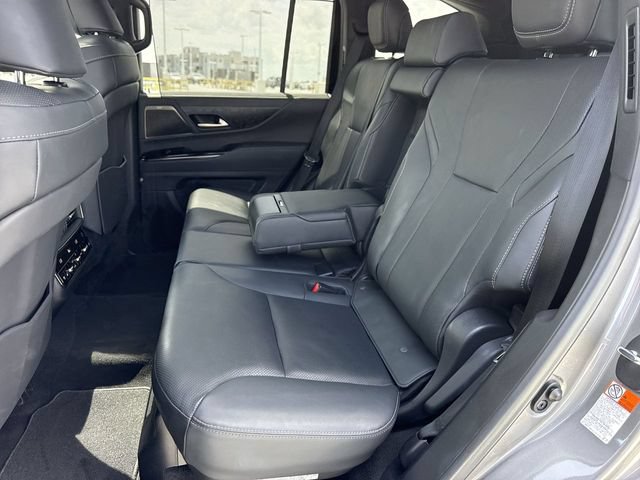 Used 2024 Lexus LX 600 4WD w/ Luxury Package image 23