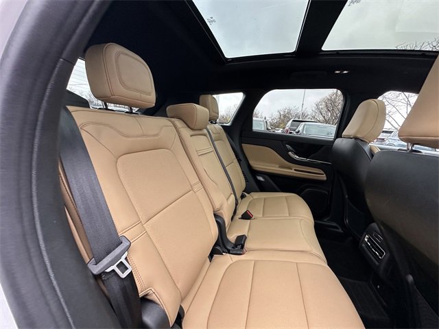 Certified 2022 Lincoln Corsair Reserve w/ Equipment Group 201A image 38