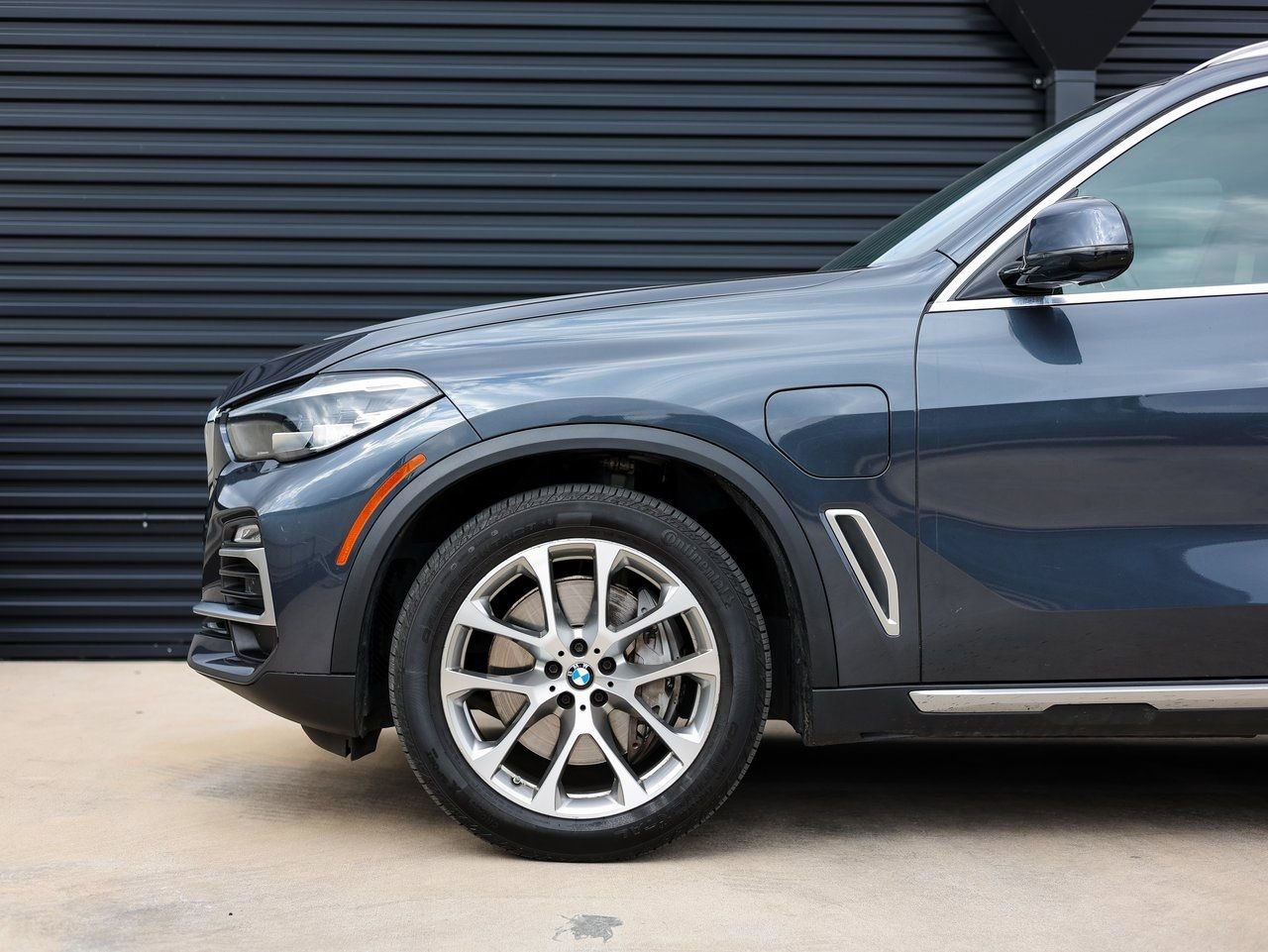 Used 2021 BMW X5 xDrive45e w/ Premium Package 2 image 11