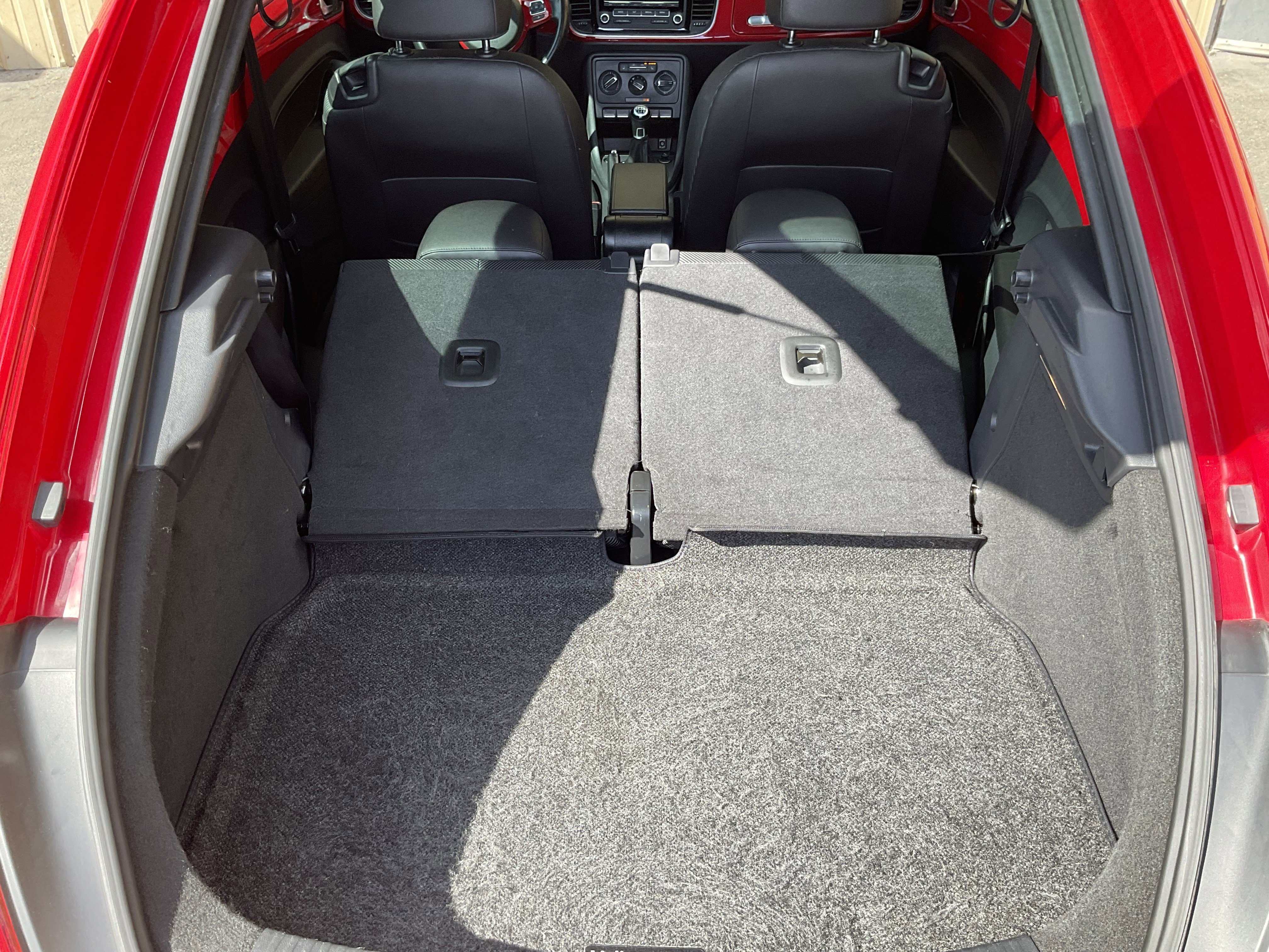 Used 2013 Volkswagen Beetle TDI image 35