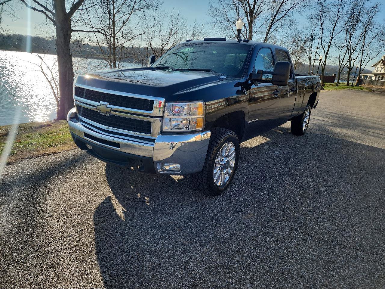 Used 2008 Chevrolet Silverado 2500 LT w/ 1LT Convenience Package image 2