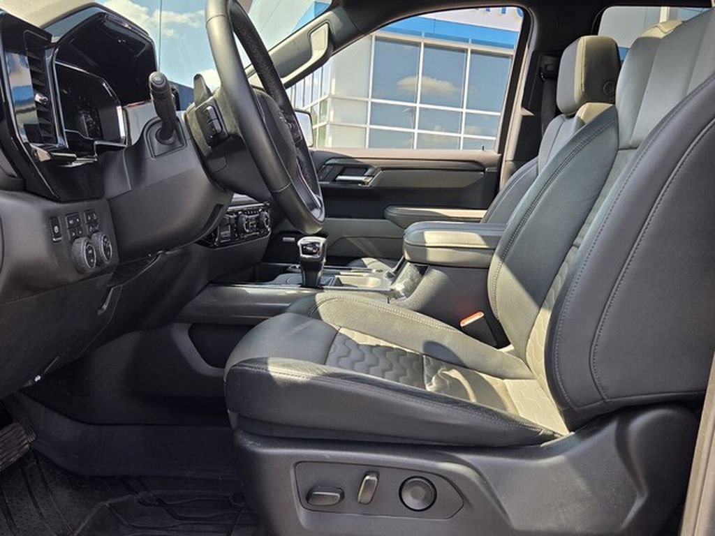 Used 2025 Chevrolet Silverado 1500 ZR2 AWD/4WD image 12