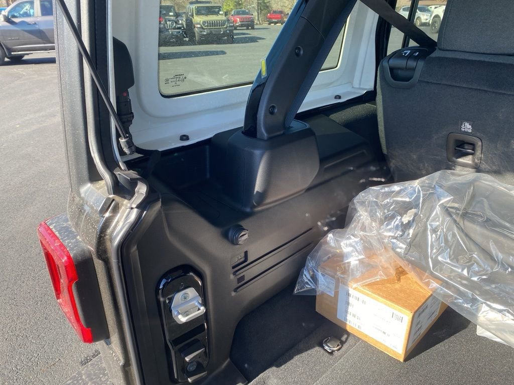 New 2026 Jeep Wrangler Unlimited Rubicon image 14