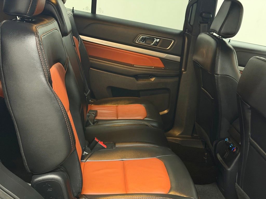 Used 2019 Ford Explorer XLT w/ Equipment Group 202A AWD/4WD image 17