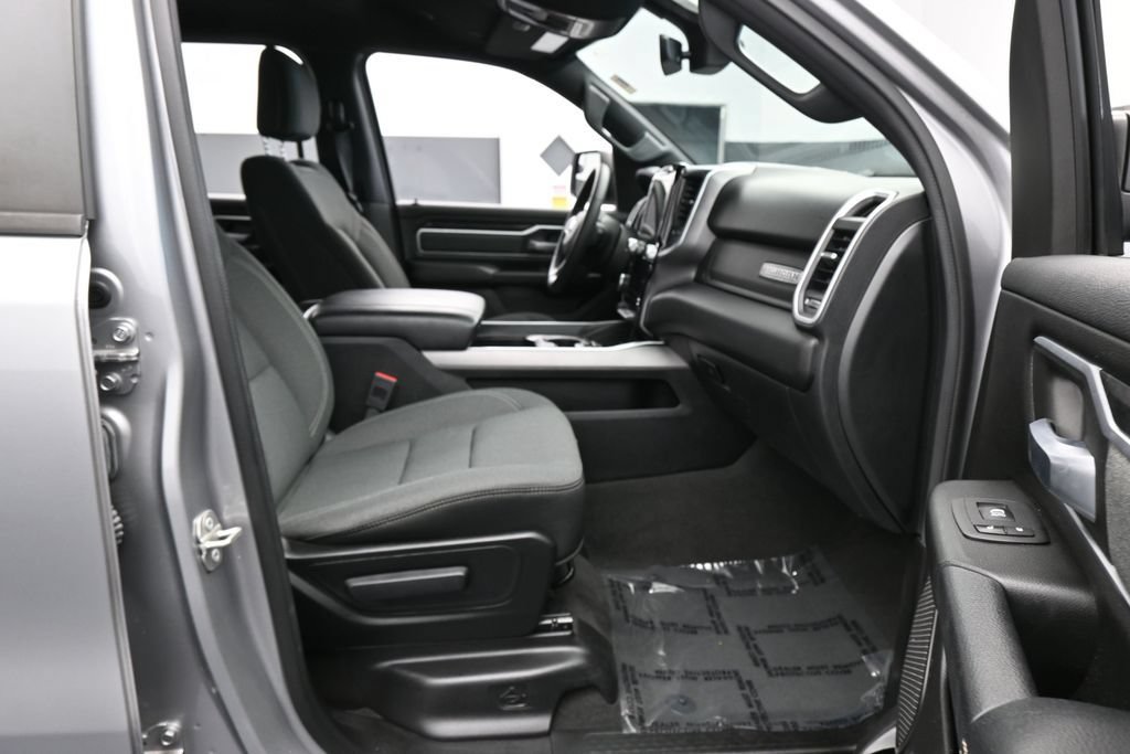 Used 2023 RAM 1500 Big Horn AWD/4WD image 39