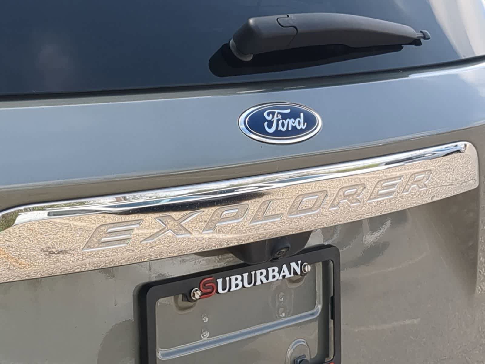 Used 2020 Ford Explorer XLT w/ Equipment Group 202A image 13
