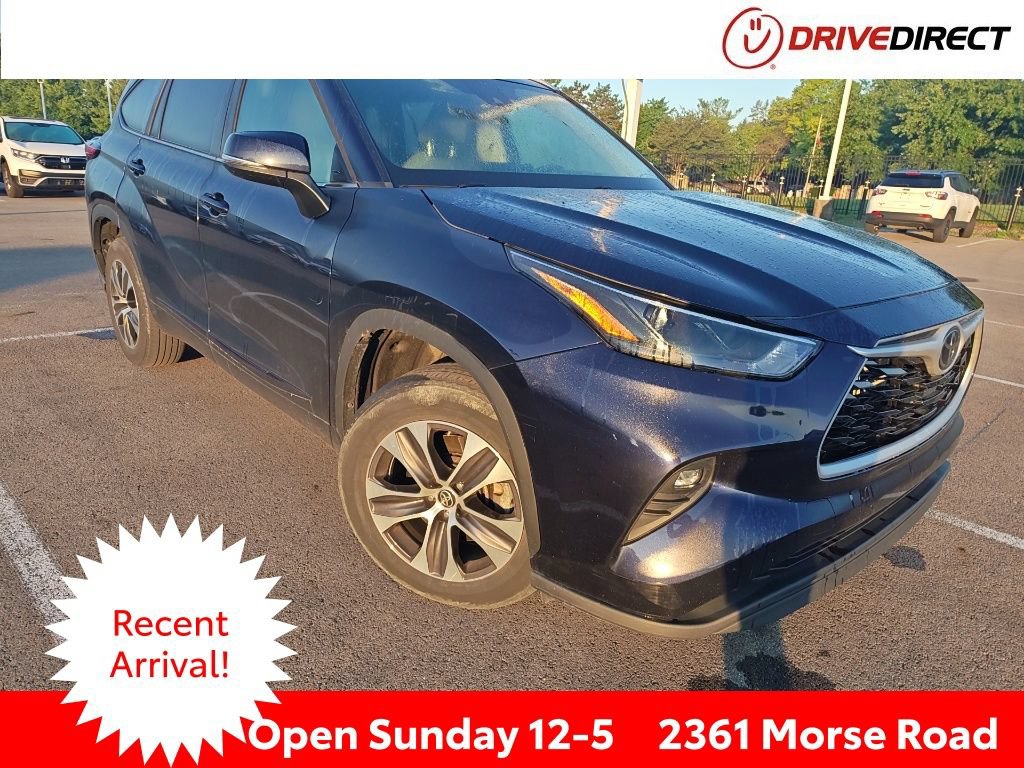 Used 2023 Toyota Highlander XLE FWD image 1