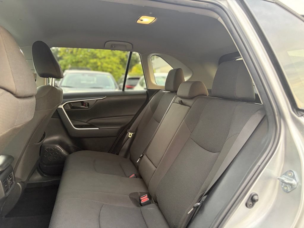Used 2025 Toyota RAV4 LE AWD/4WD image 11