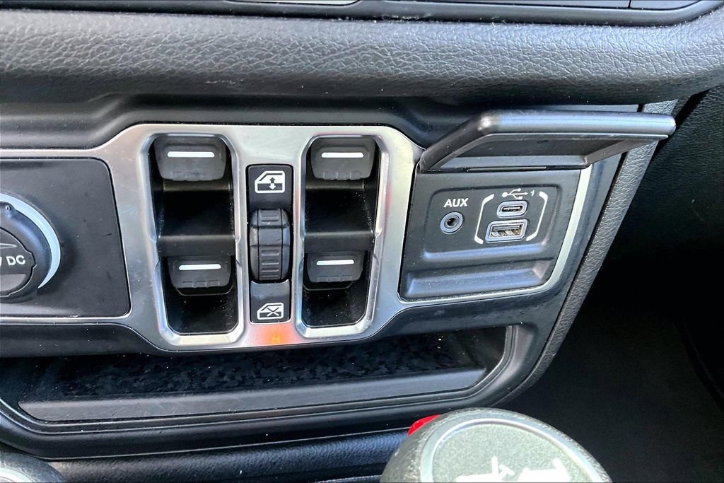 Used 2024 Jeep Wrangler Sport S image 15