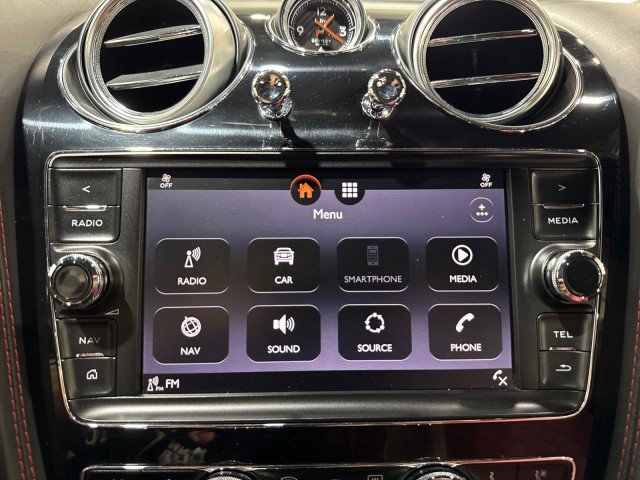 Used 2018 Bentley Bentayga image 78