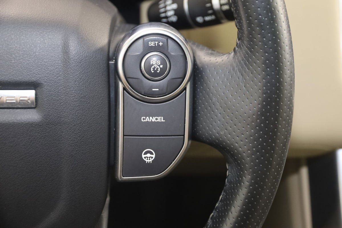 Used 2016 Land Rover Range Rover Sport SE image 33