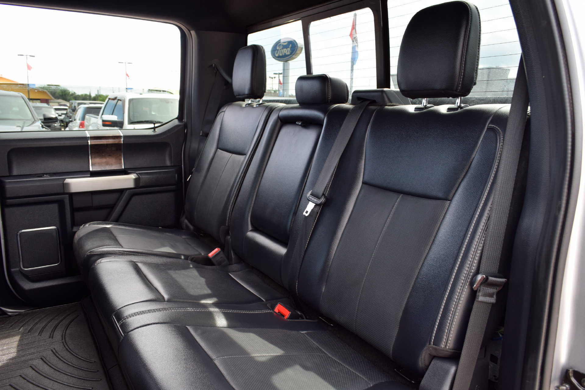Used 2022 Ford F250 Lariat w/ Lariat Value Package AWD/4WD image 18