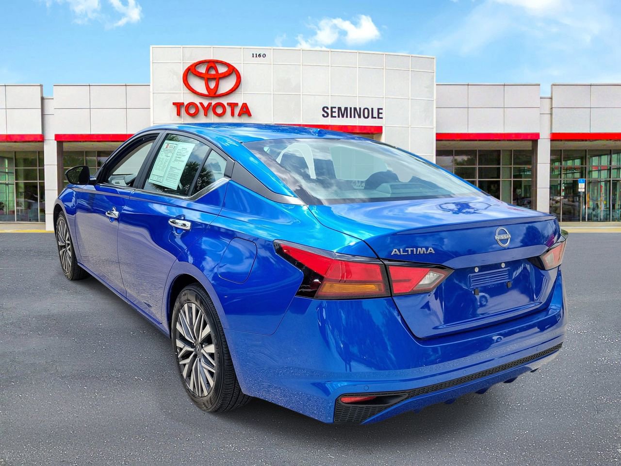 Used 2025 Nissan Altima 2.5 SV image 4