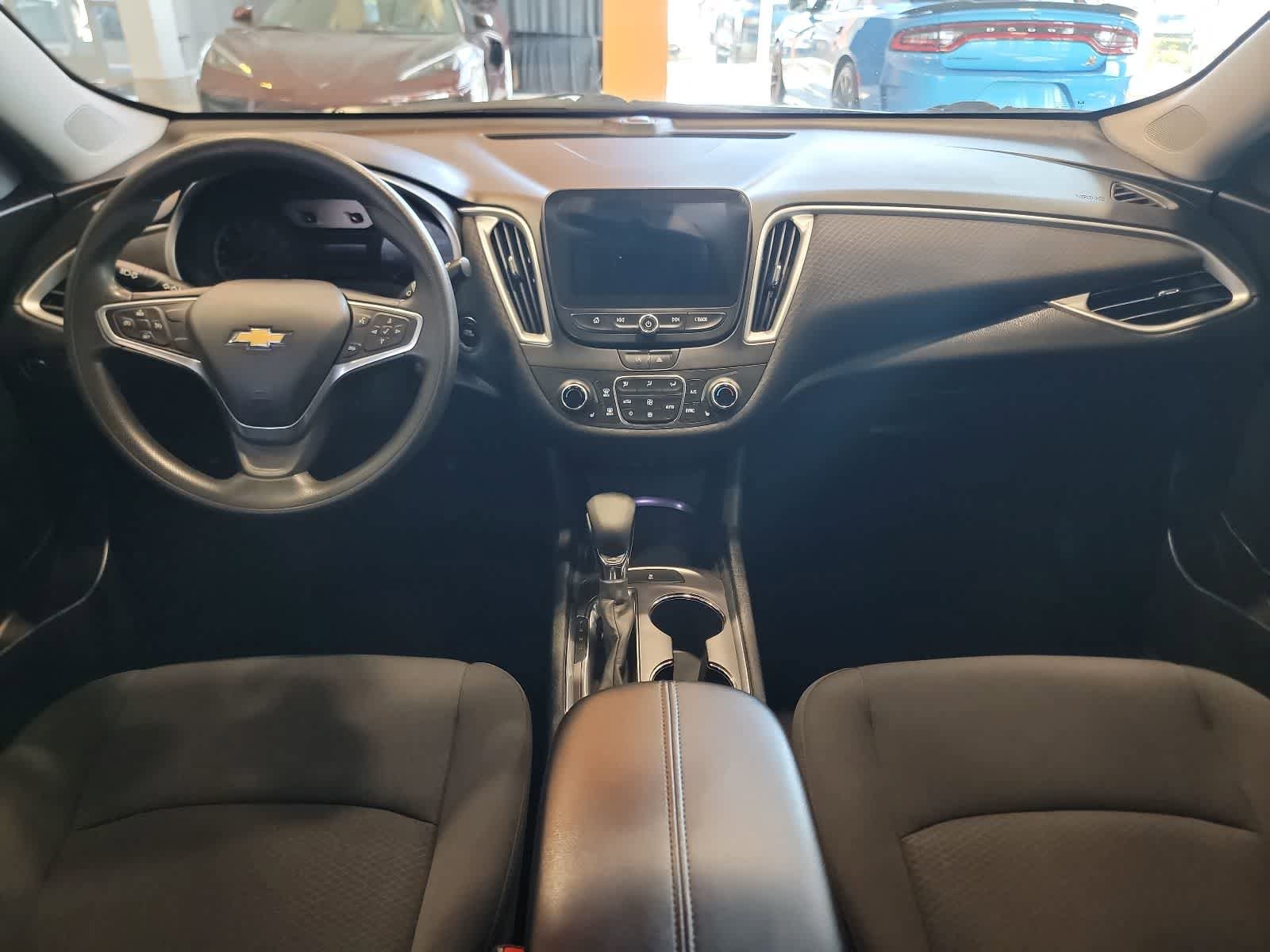 Used 2022 Chevrolet Malibu LT FWD image 23