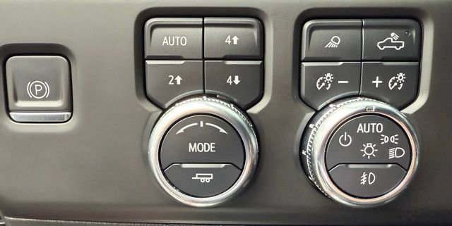 Used 2024 GMC Sierra 1500 AT4 w/ Technology Package image 39