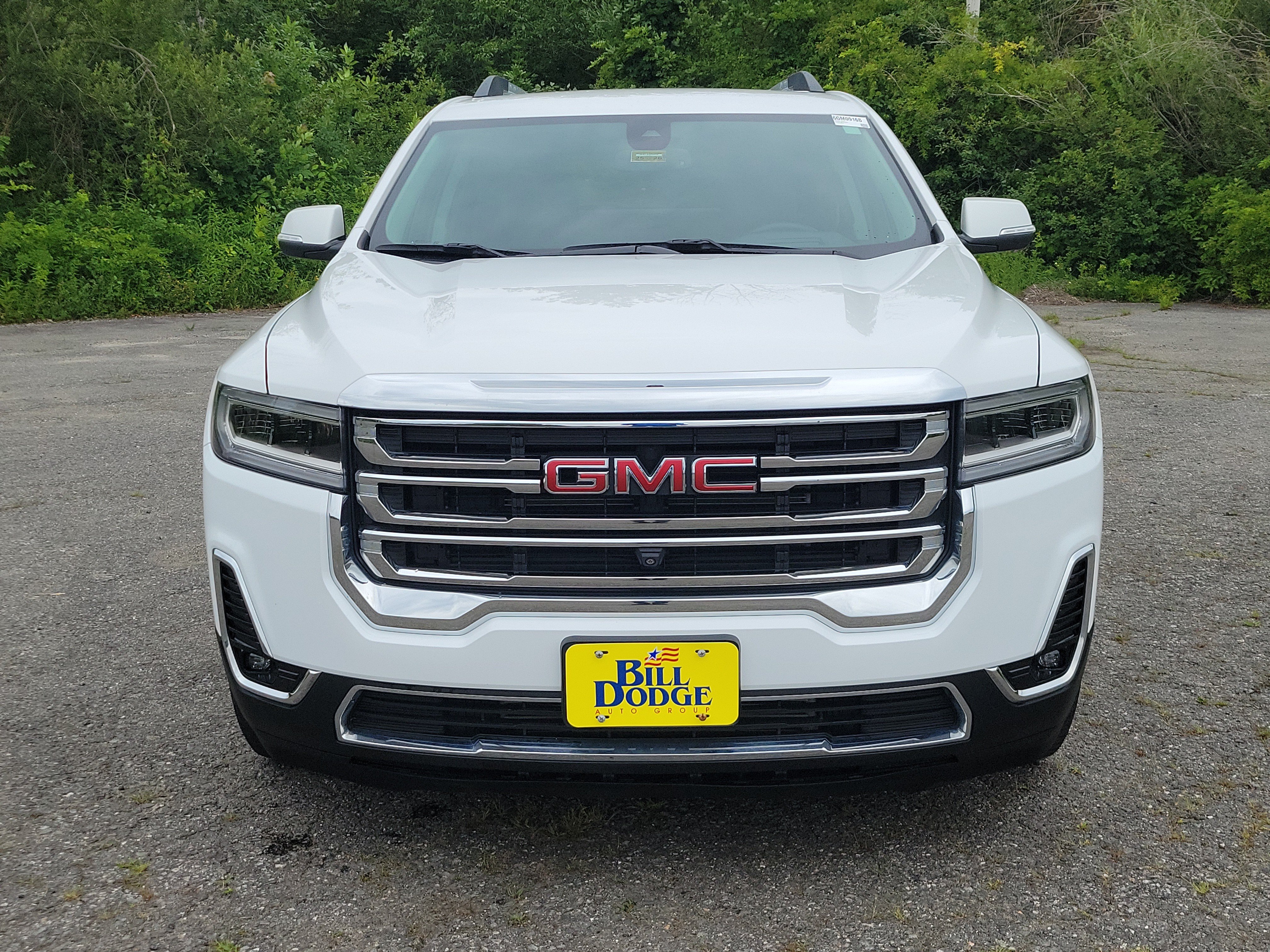 Used 2023 GMC Acadia SLT w/ Technology Package AWD/4WD image 2