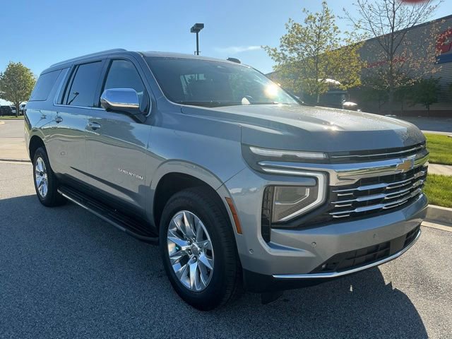 Used 2025 Chevrolet Suburban Premier w/ Sun And Tow Package AWD/4WD image 2